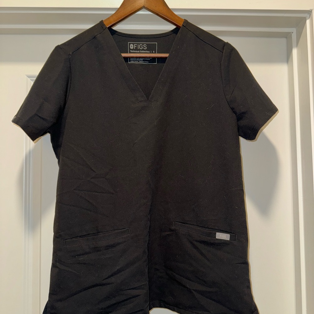FIGS Black Scrub Top